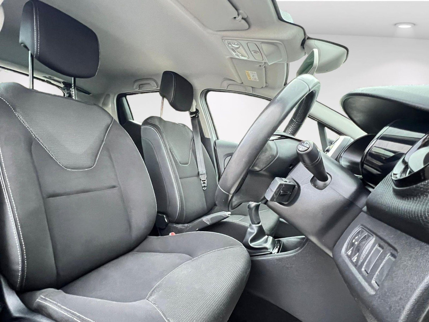 Used Renault Clio 2015 for sale - 76693566: Photo 15