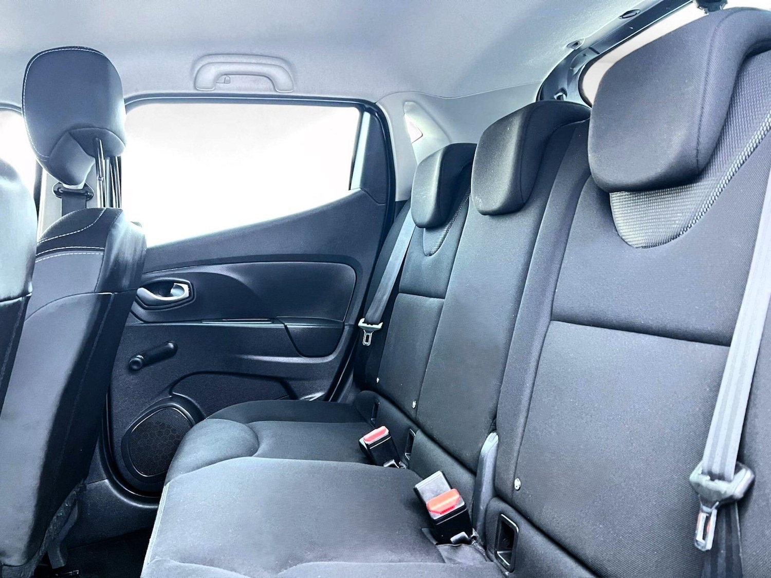 Used Renault Clio 2015 for sale - 76693566: Photo 17