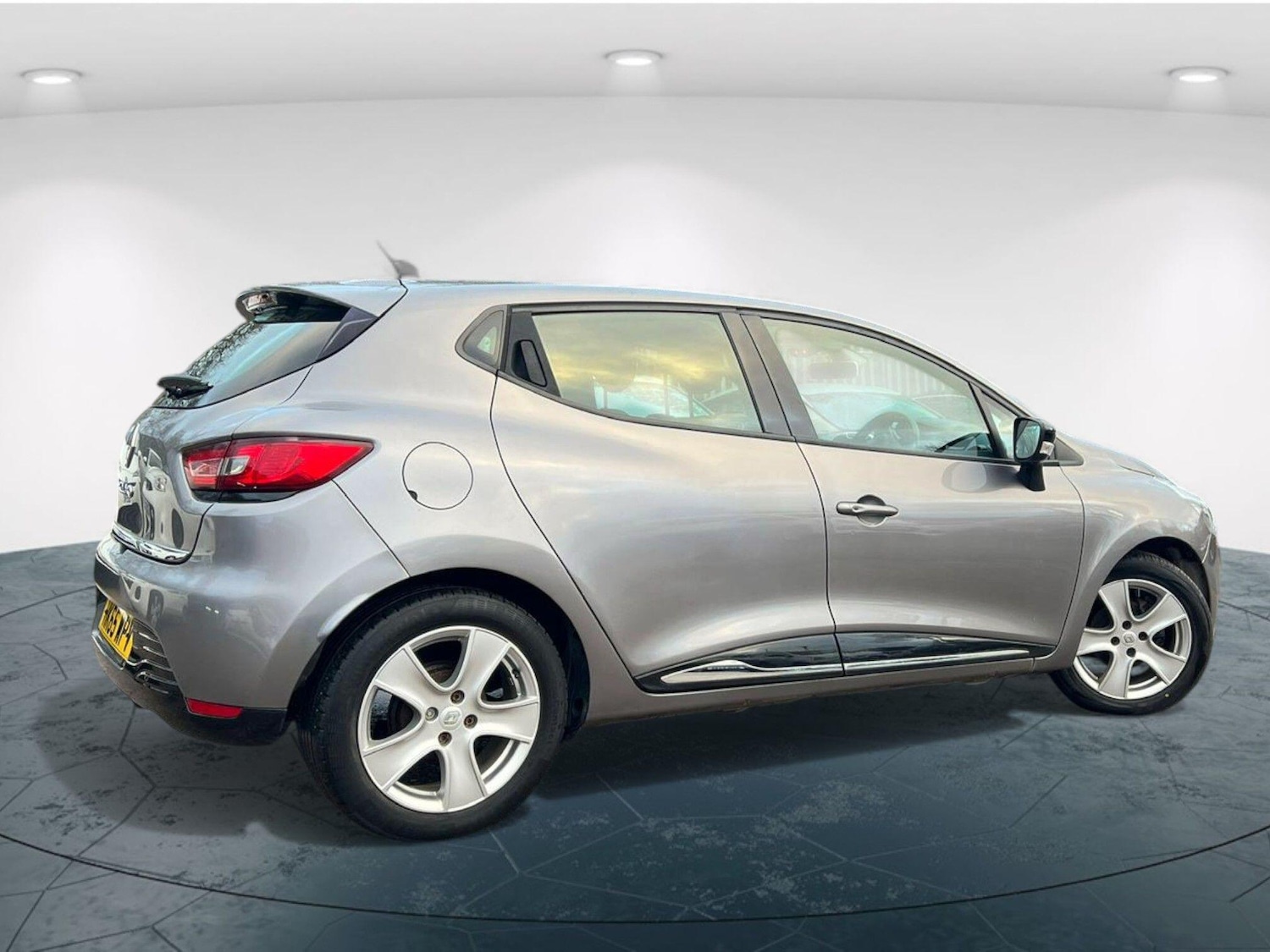 Used Renault Clio 2015 for sale - 76693566: Photo 4