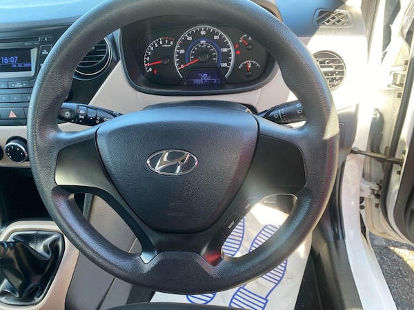 Used Hyundai i10 2016 for sale - 76211728: Photo 21