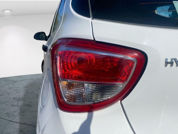 Used Hyundai i10 2016 for sale - 76211728: Photo 32