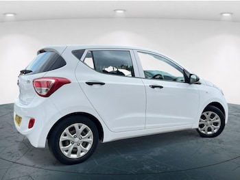 Used Hyundai i10 2016 for sale - 76211728: Photo 4