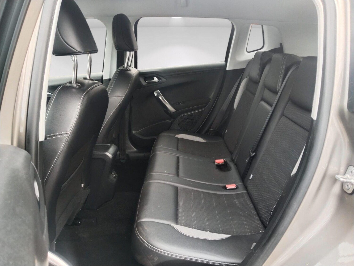 Used Peugeot 2008 2014 for sale - 76186905: Photo 16