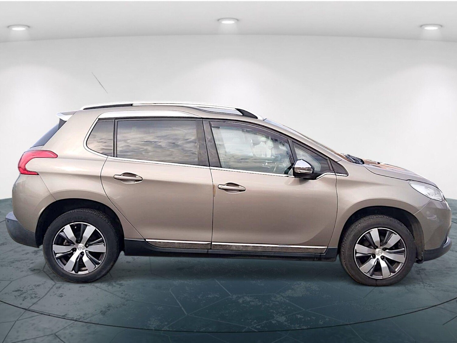 Used Peugeot 2008 2014 for sale - 76186905: Photo 3