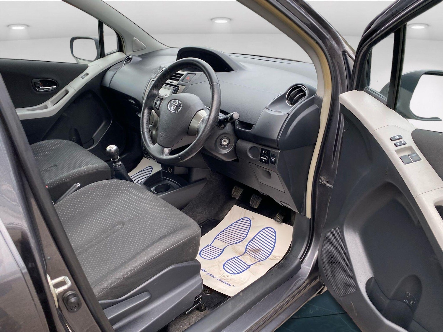 Used Toyota Yaris 2011 for sale - 76186961: Photo 13