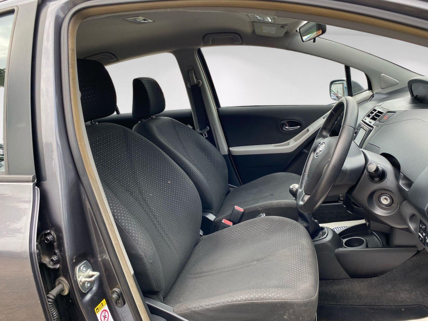 Used Toyota Yaris 2011 for sale - 76186961: Photo 14