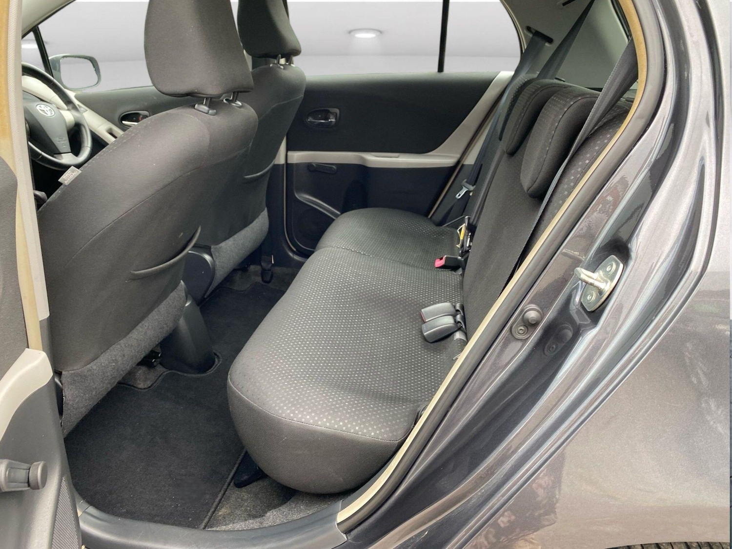 Used Toyota Yaris 2011 for sale - 76186961: Photo 16