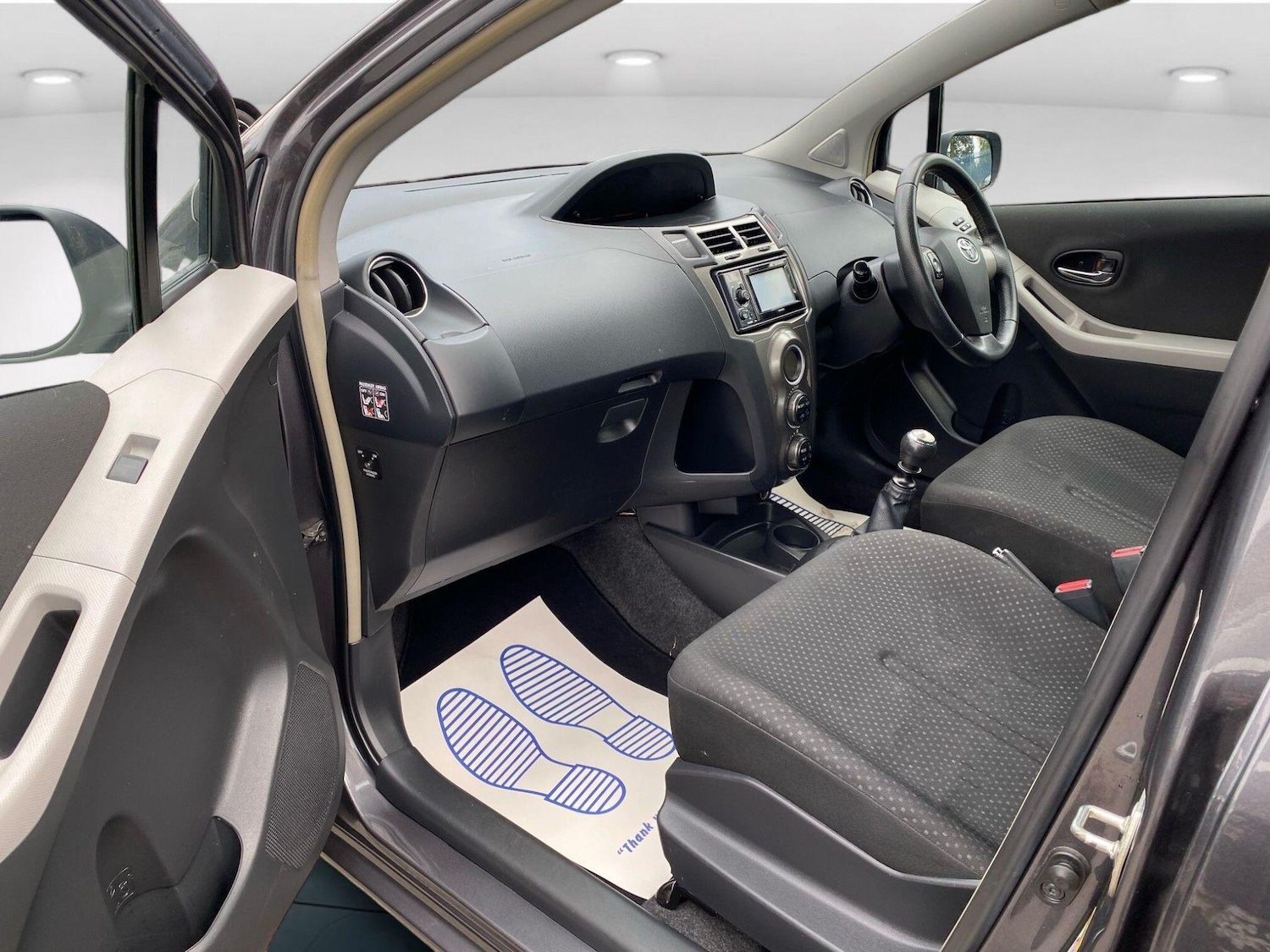 Used Toyota Yaris 2011 for sale - 76186961: Photo 17
