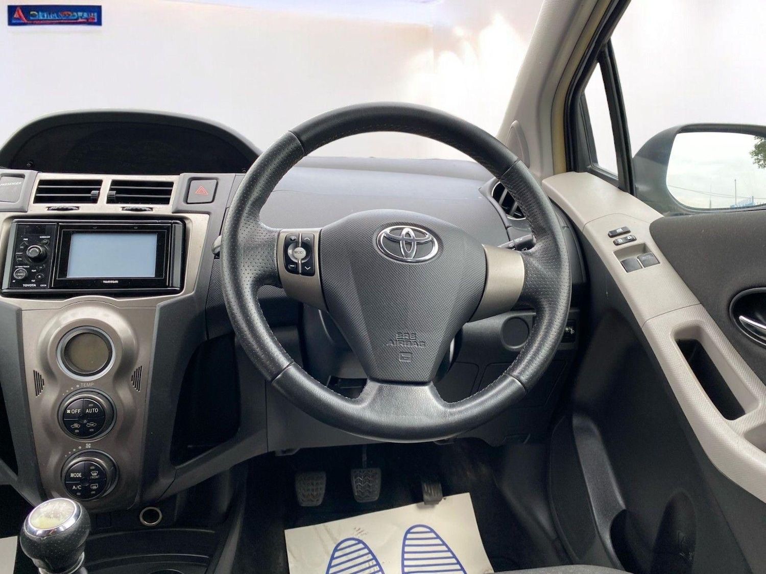 Used Toyota Yaris 2011 for sale - 76186961: Photo 24