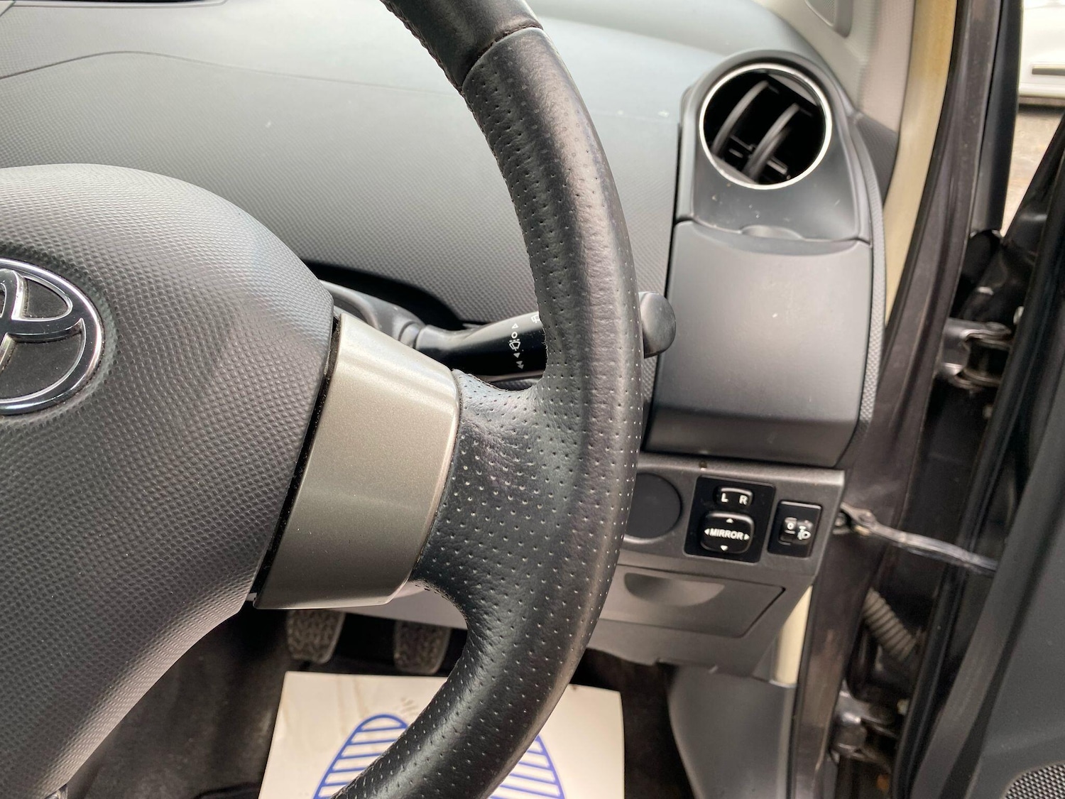 Used Toyota Yaris 2011 for sale - 76186961: Photo 26