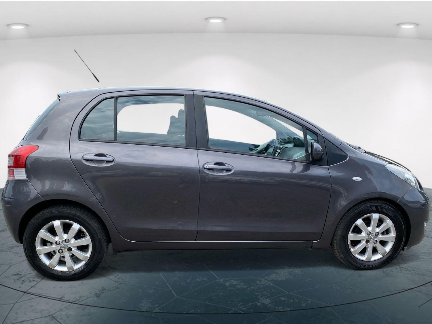 Used Toyota Yaris 2011 for sale - 76186961: Photo 3