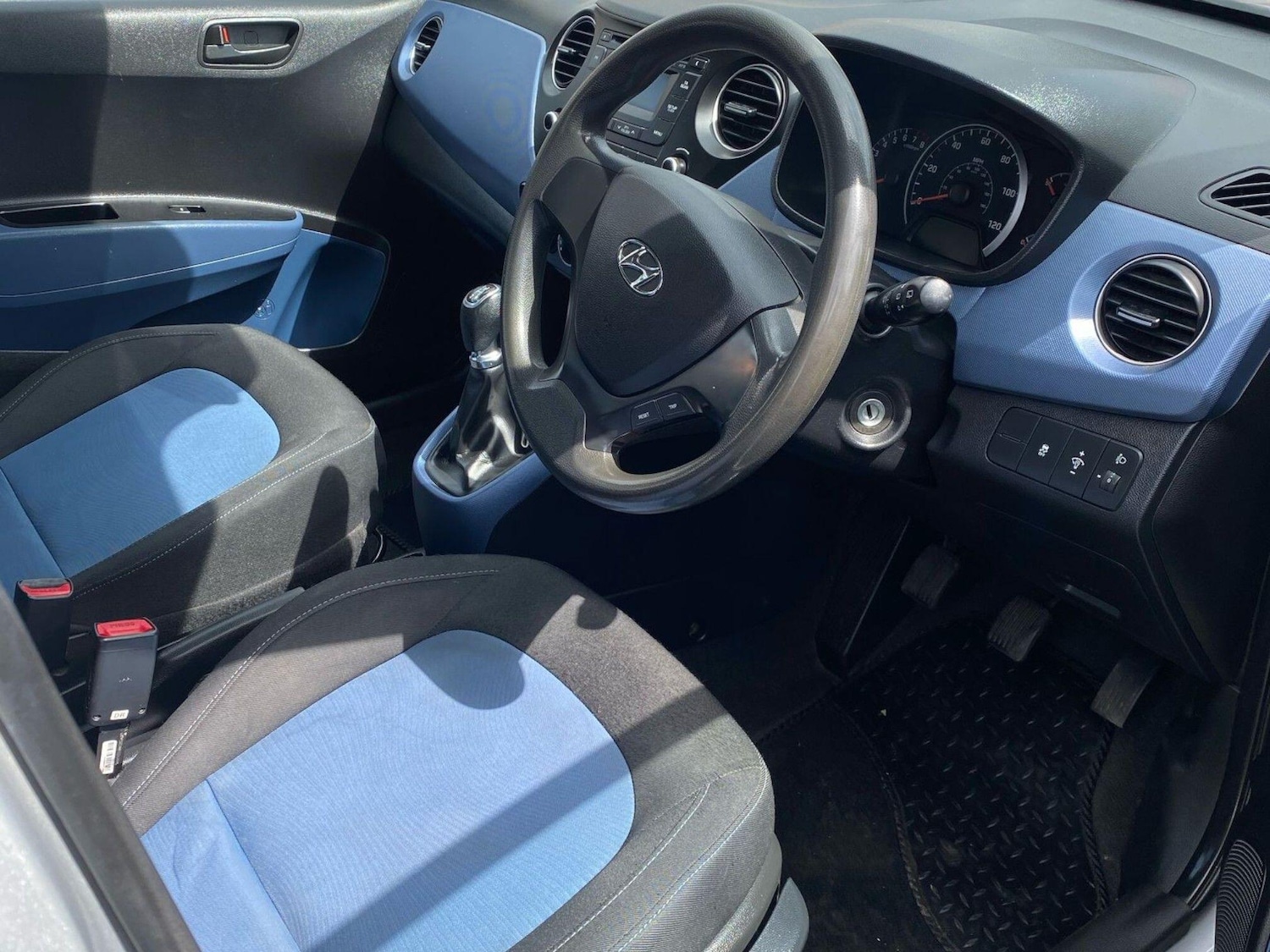 Used Hyundai i10 2014 for sale - 76186882: Photo 14