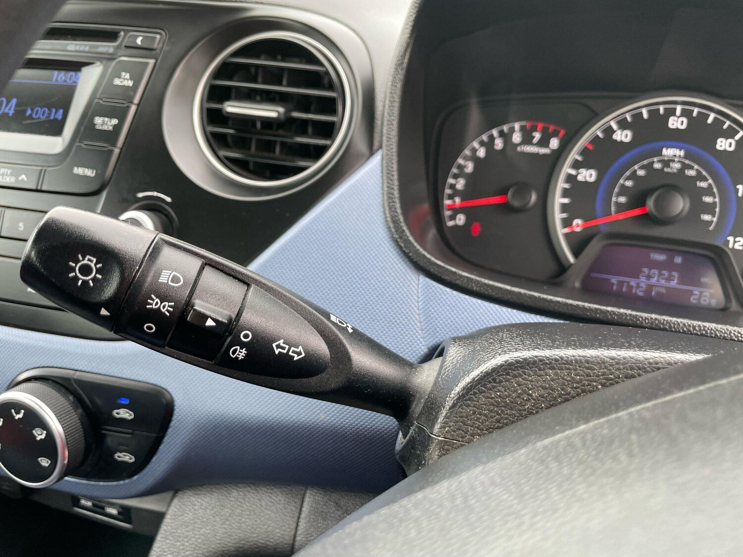 Used Hyundai i10 2014 for sale - 76186882: Photo 24