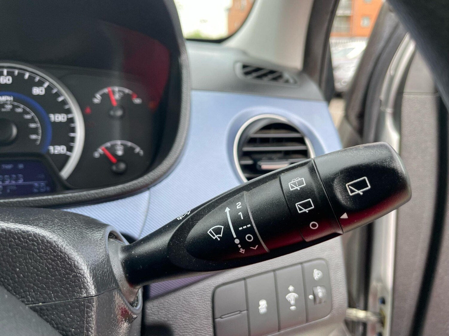 Used Hyundai i10 2014 for sale - 76186882: Photo 26