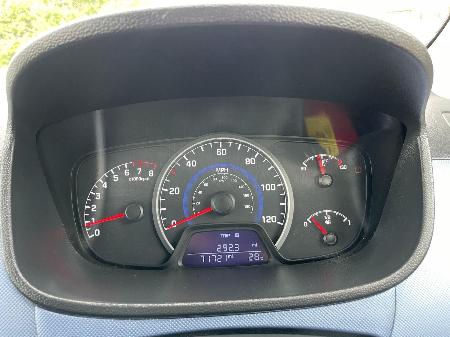 Used Hyundai i10 2014 for sale - 76186882: Photo 27