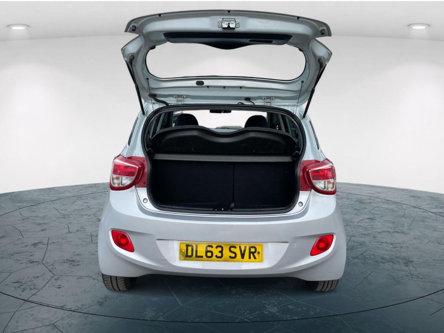 Used Hyundai i10 2014 for sale - 76186882: Photo 36