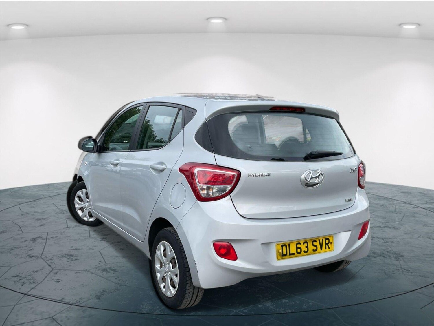 Used Hyundai i10 2014 for sale - 76186882: Photo 6