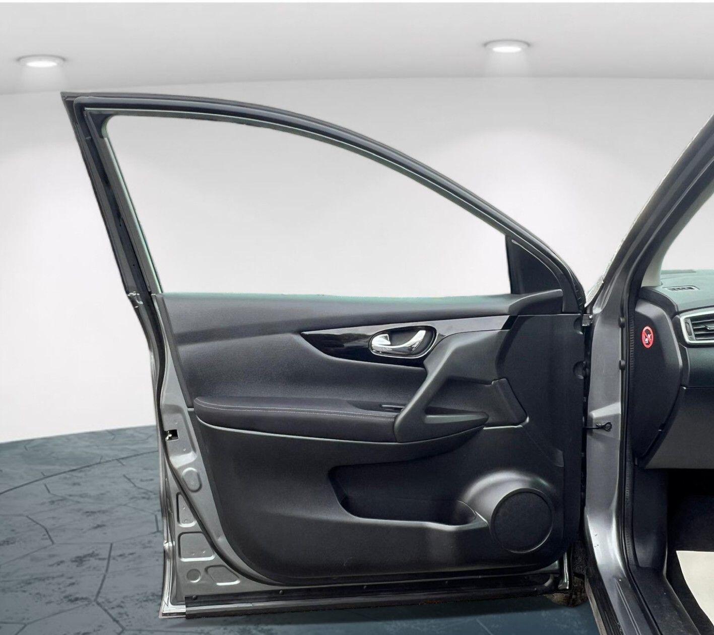 Used Nissan Qashqai 2017 for sale - 76542241: Photo 37