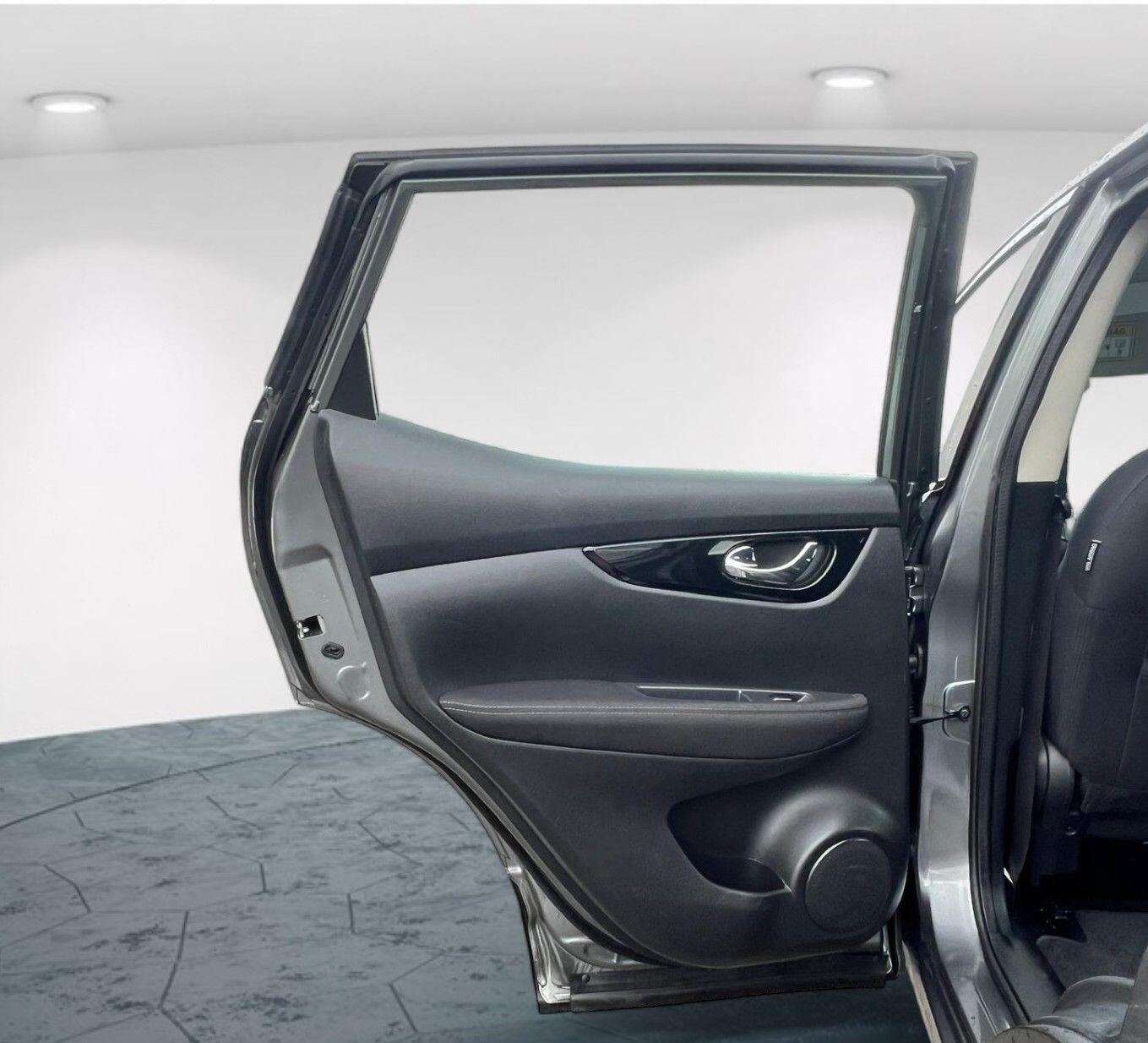 Used Nissan Qashqai 2017 for sale - 76542241: Photo 39