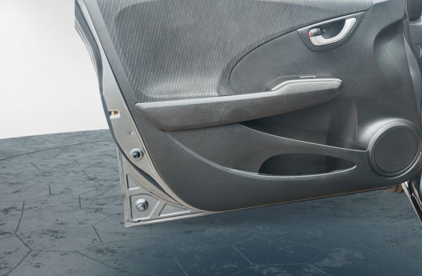 Used Honda Jazz 2013 for sale - 76186884: Photo 38