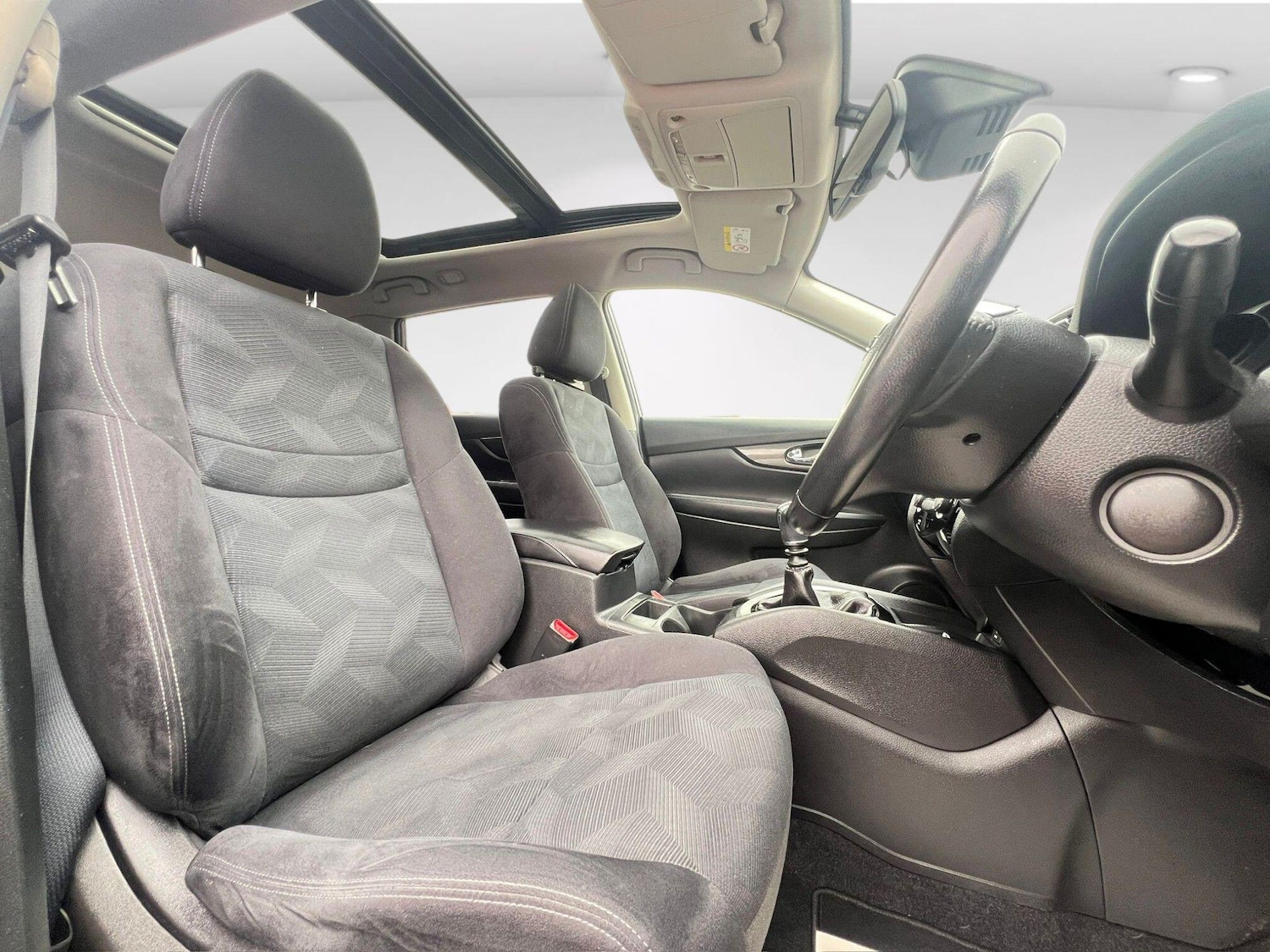 Used Nissan X-Trail 2015 for sale - 76376849: Photo 15