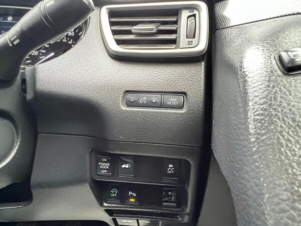 Used Nissan X-Trail 2016 for sale - 76287926: Photo 30