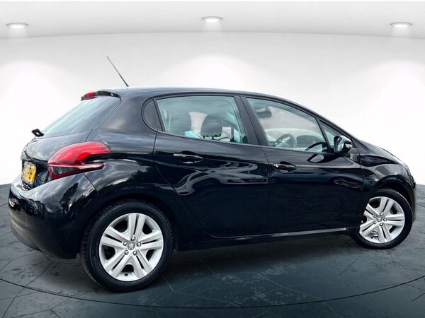 Used Peugeot 208 2019 for sale - 76341050: Photo 4