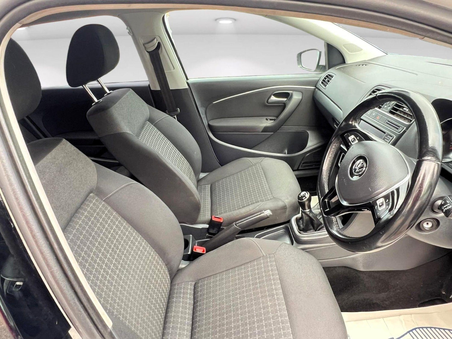 Used Volkswagen Polo 2015 for sale - 76441870: Photo 14