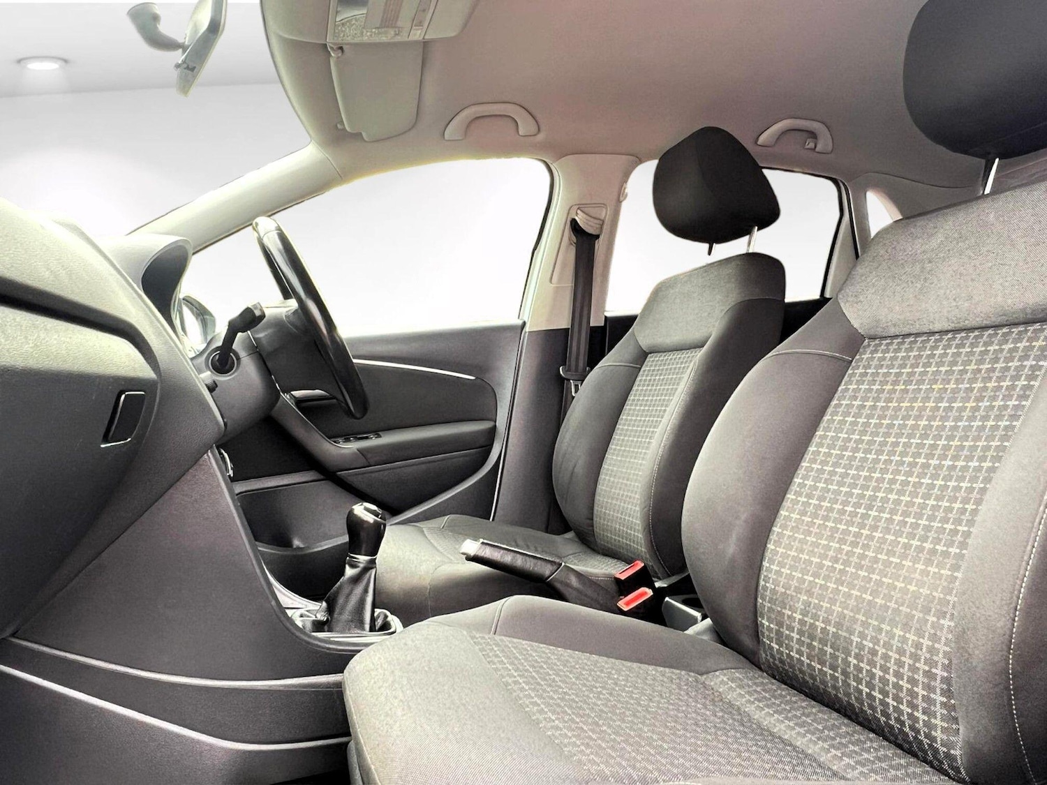 Used Volkswagen Polo 2015 for sale - 76441870: Photo 17