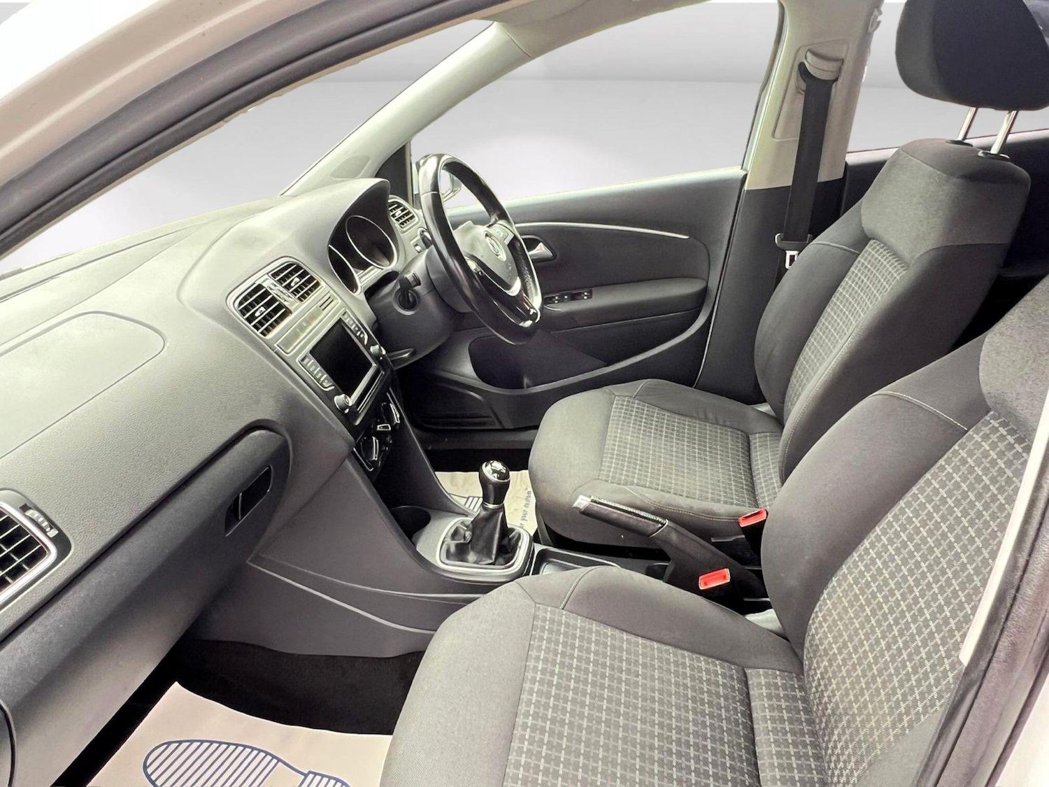 Used Volkswagen Polo 2015 for sale - 76441870: Photo 18