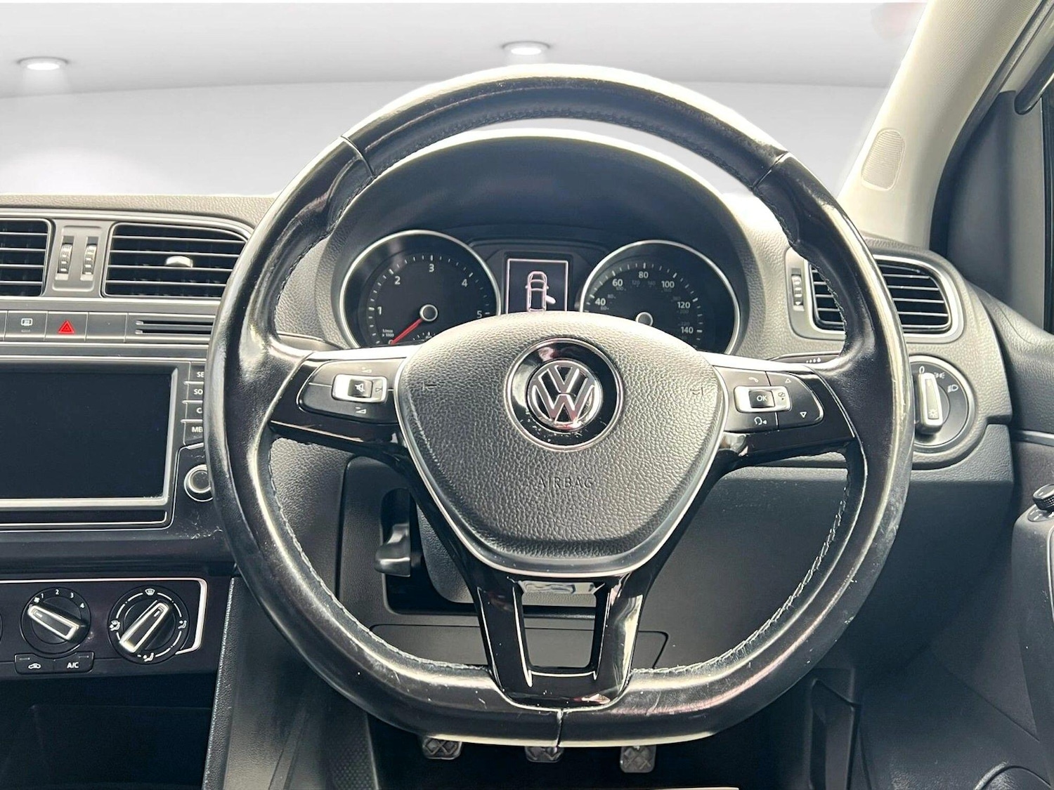 Used Volkswagen Polo 2015 for sale - 76441870: Photo 23