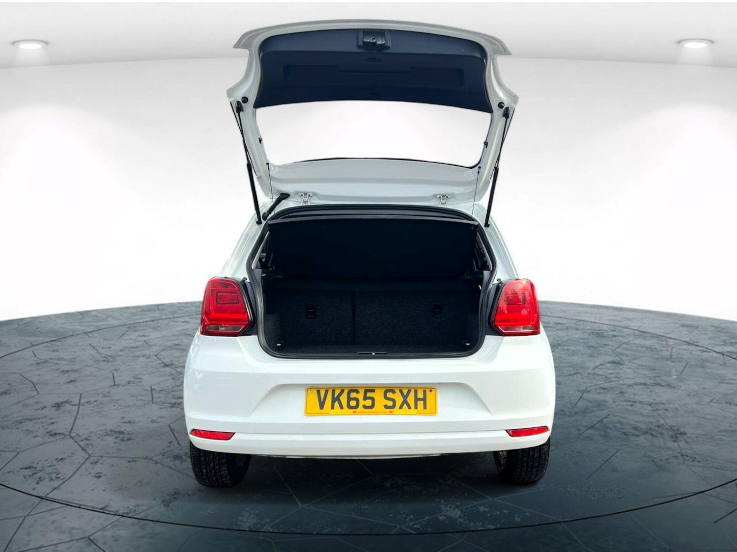 Used Volkswagen Polo 2015 for sale - 76441870: Photo 40