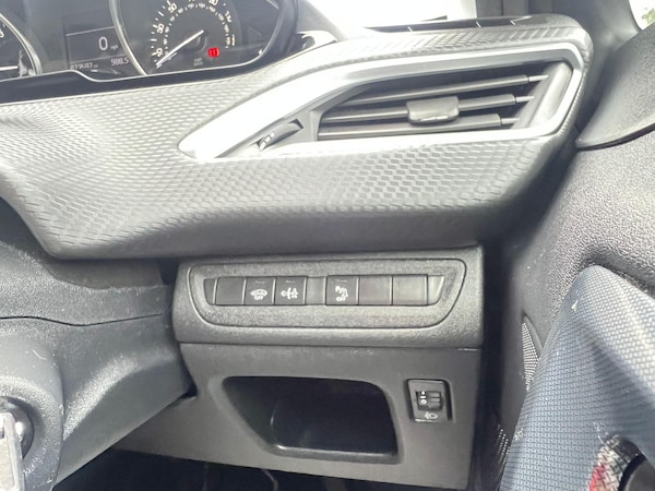 Used Peugeot 2008 2018 for sale - 76219736: Photo 30