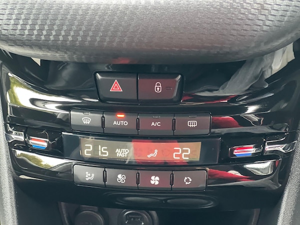 Used Peugeot 2008 2018 for sale - 76219736: Photo 36