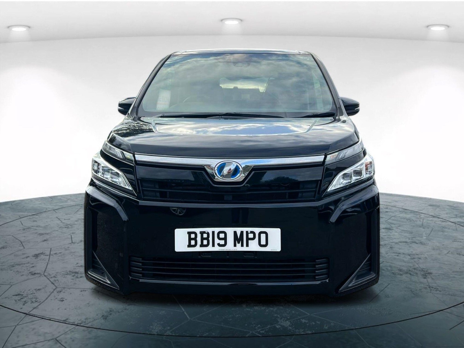 Used Toyota Voxy for sale - 76641608: Photo 10