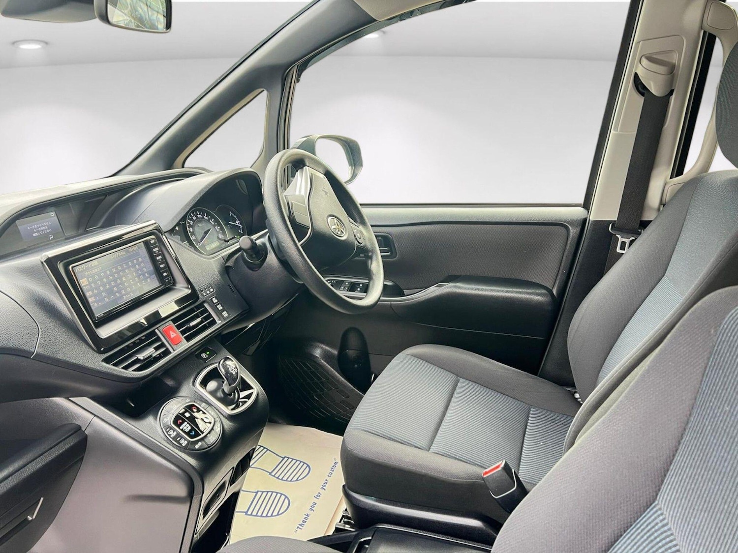 Used Toyota Voxy for sale - 76641608: Photo 15