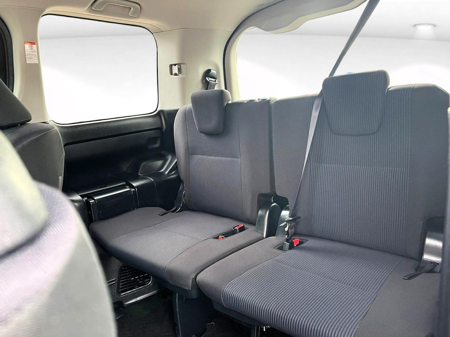 Used Toyota Voxy for sale - 76641608: Photo 20