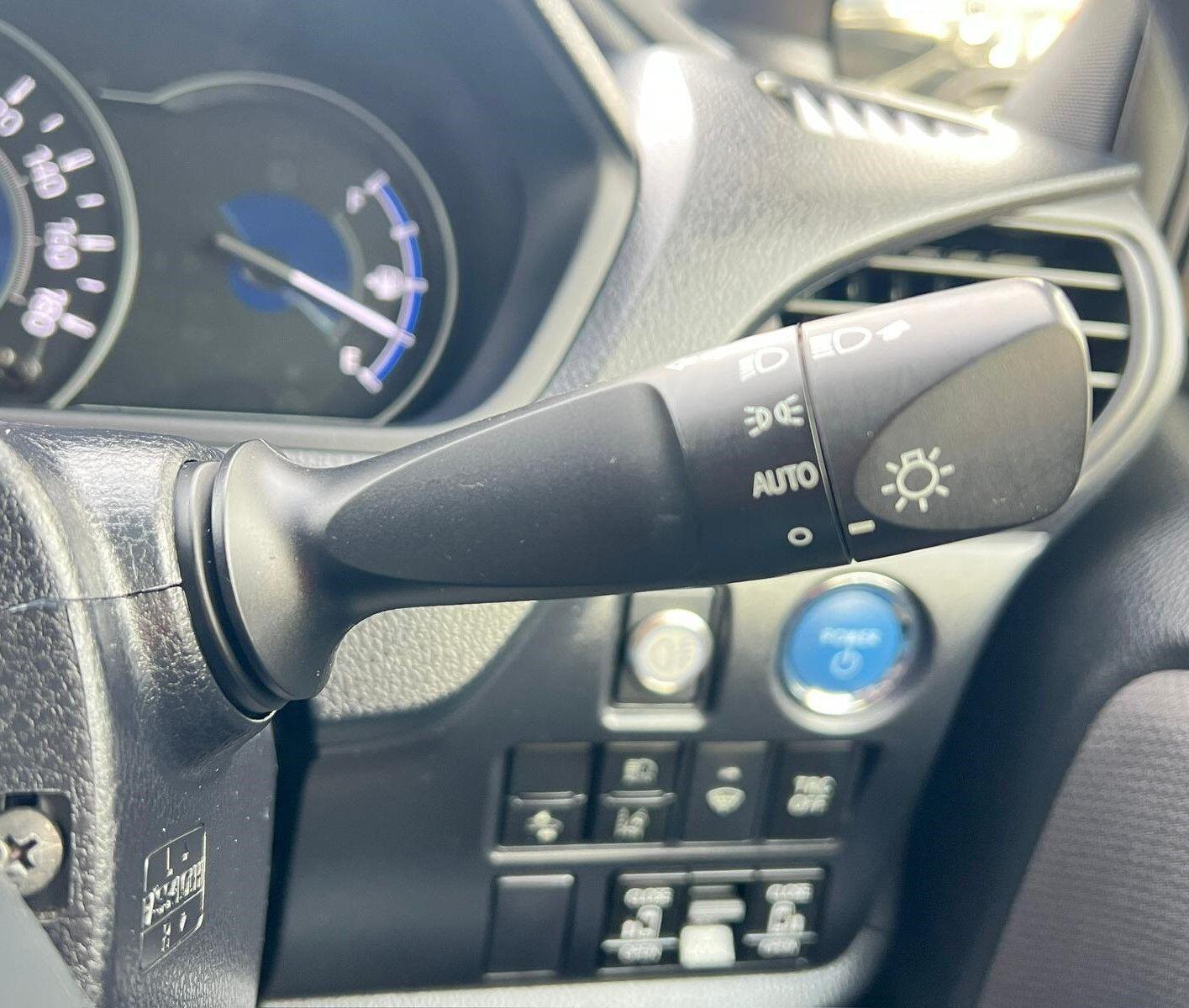 Used Toyota Voxy for sale - 76641608: Photo 31