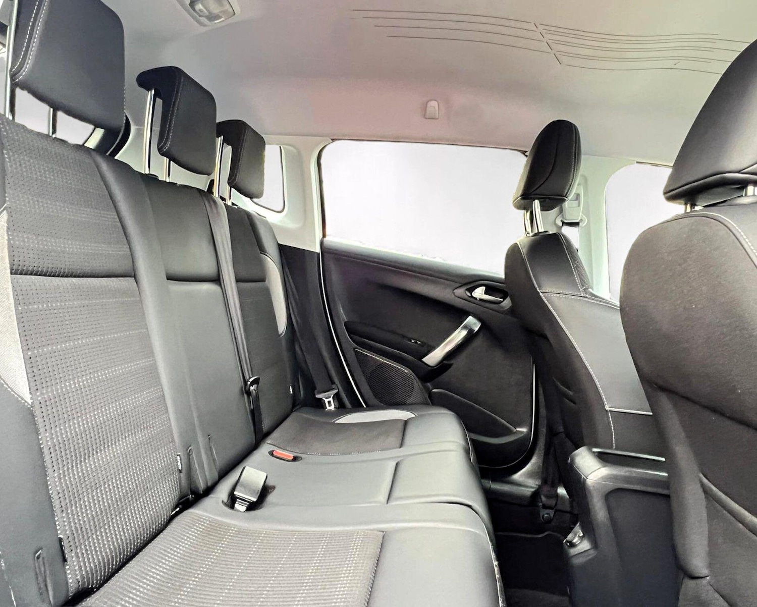 Used Peugeot 2008 2016 for sale - 76748522: Photo 16