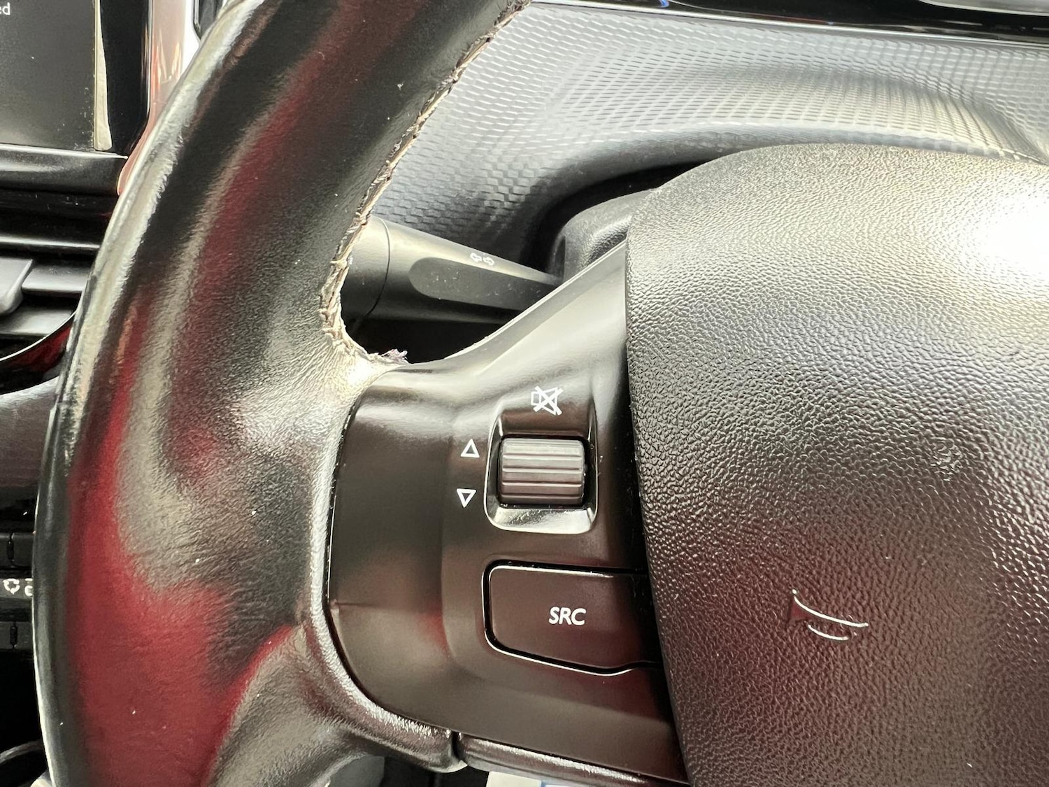 Used Peugeot 2008 2016 for sale - 76748522: Photo 26