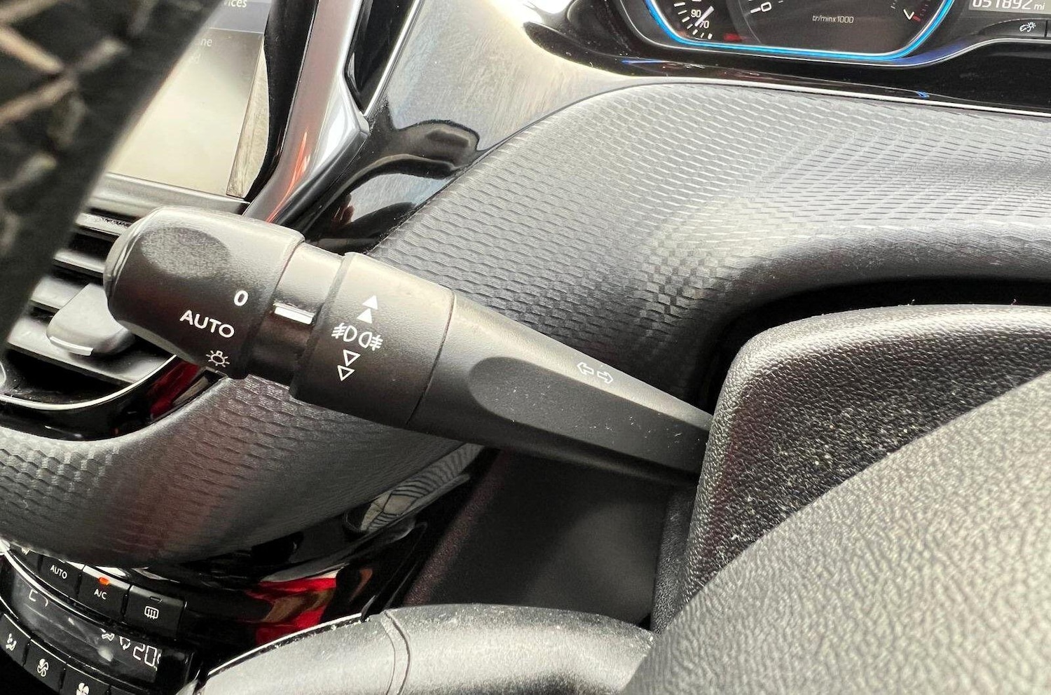 Used Peugeot 2008 2016 for sale - 76748522: Photo 29