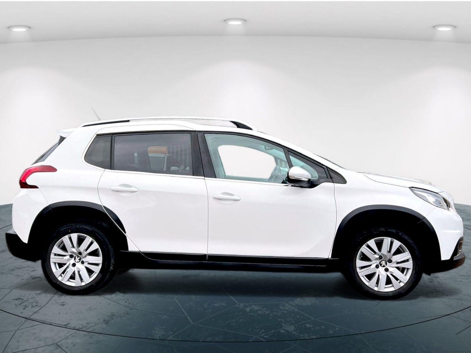 Used Peugeot 2008 2016 for sale - 76748522: Photo 3