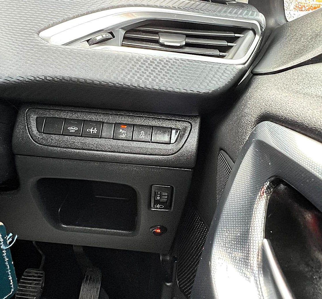 Used Peugeot 2008 2016 for sale - 76748522: Photo 34