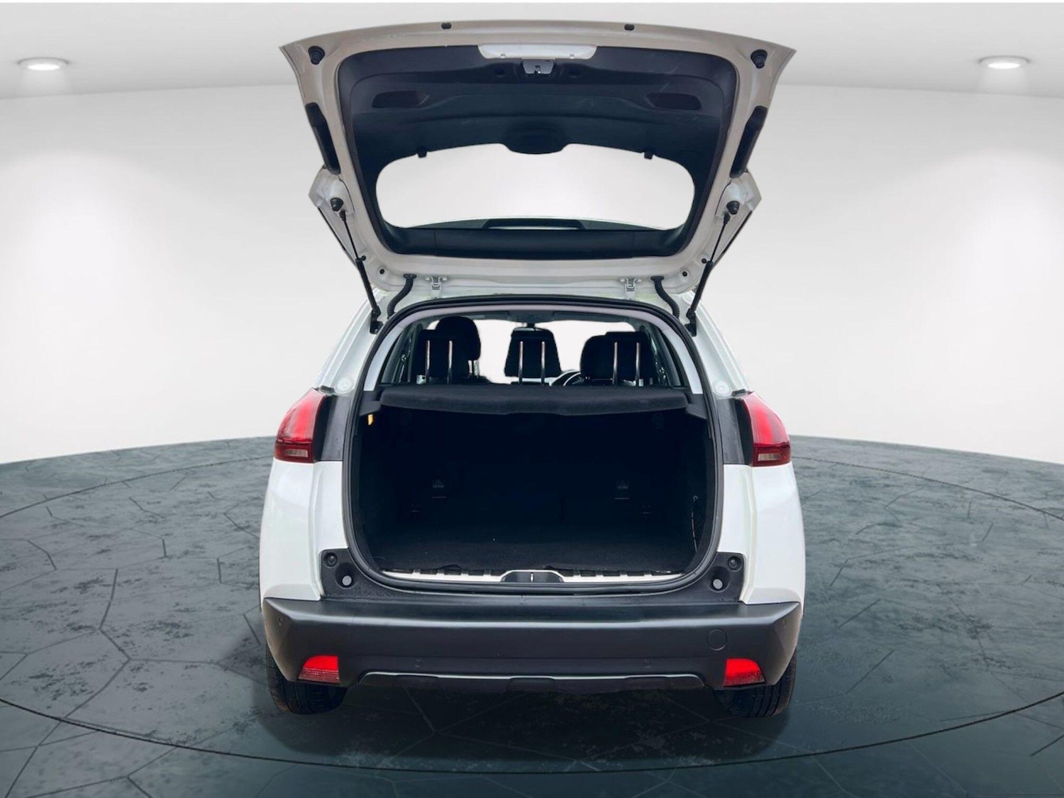 Used Peugeot 2008 2016 for sale - 76748522: Photo 40