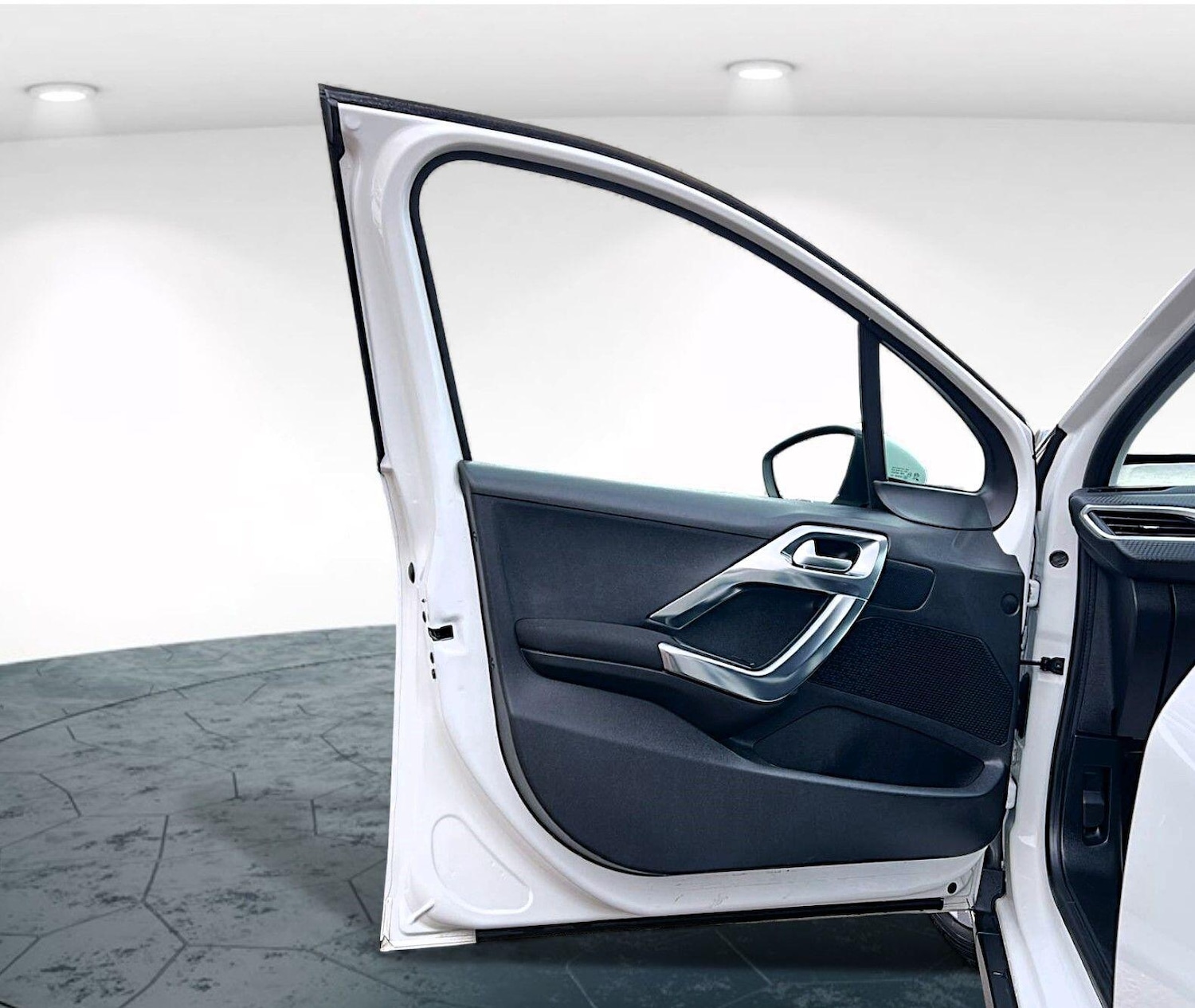 Used Peugeot 2008 2016 for sale - 76748522: Photo 43