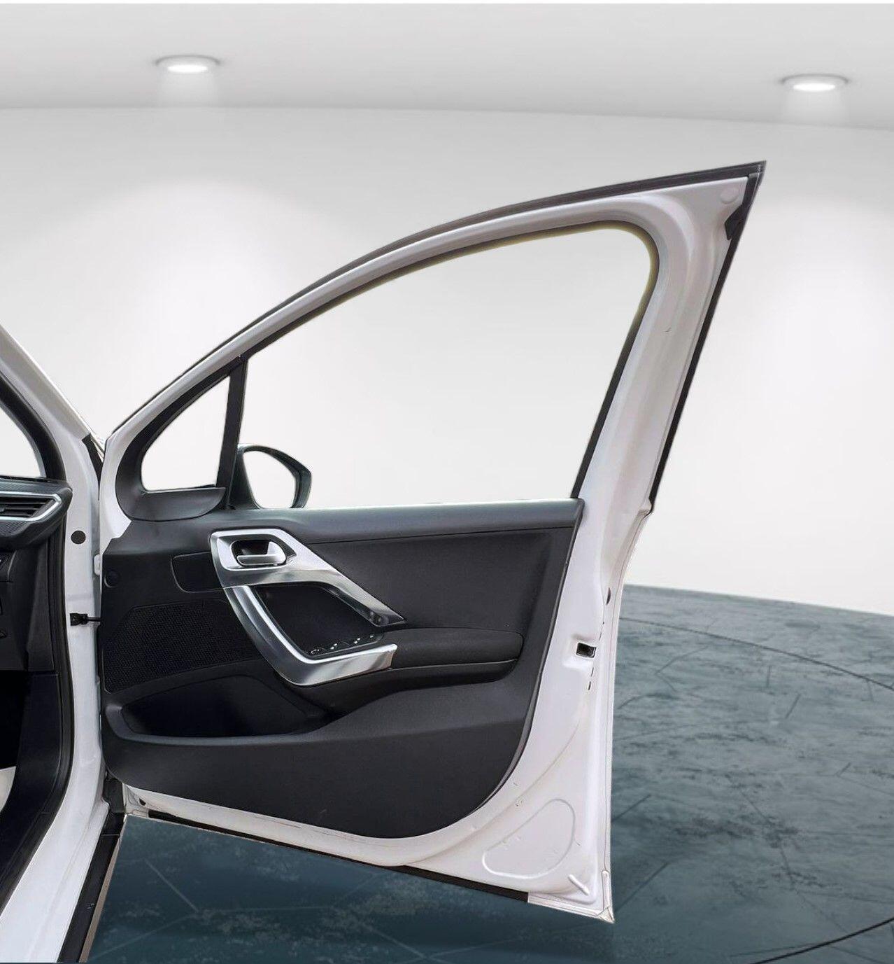 Used Peugeot 2008 2016 for sale - 76748522: Photo 44