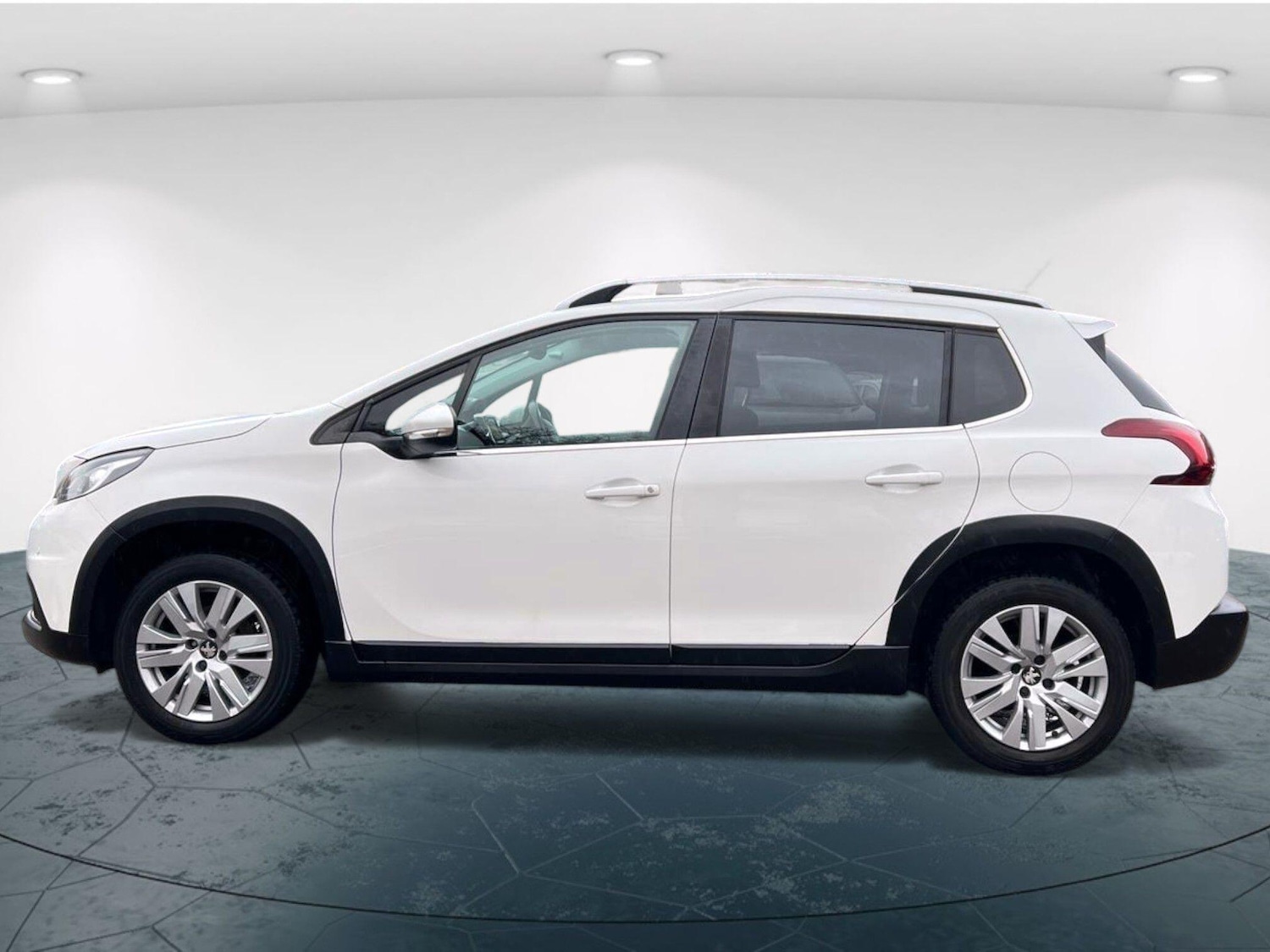 Used Peugeot 2008 2016 for sale - 76748522: Photo 8