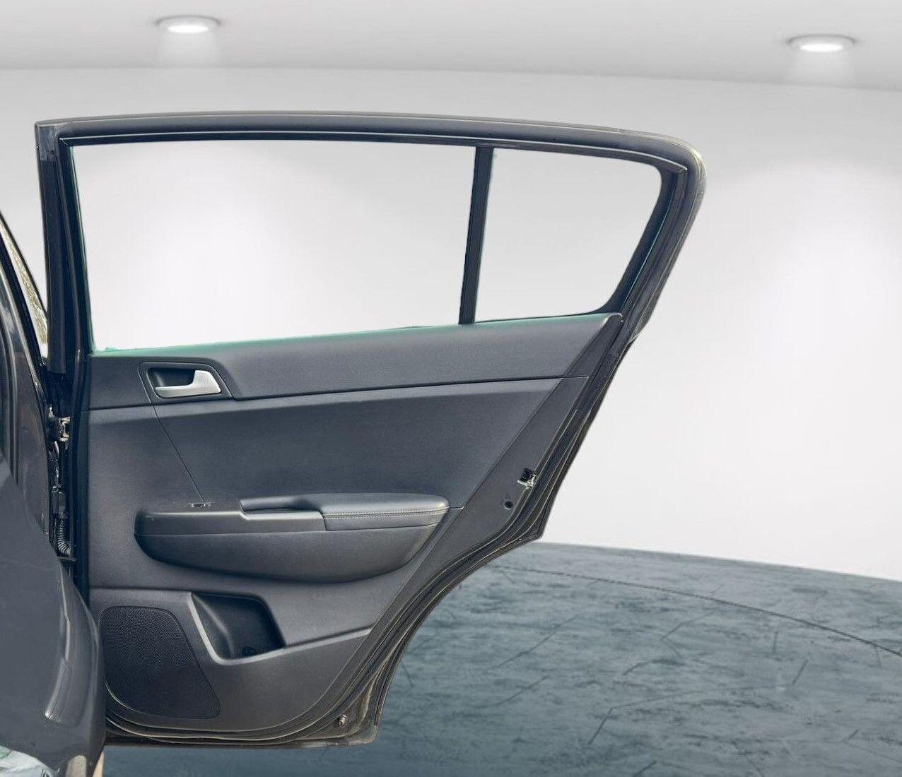 Used Kia Sportage 2018 for sale - 76341046: Photo 45