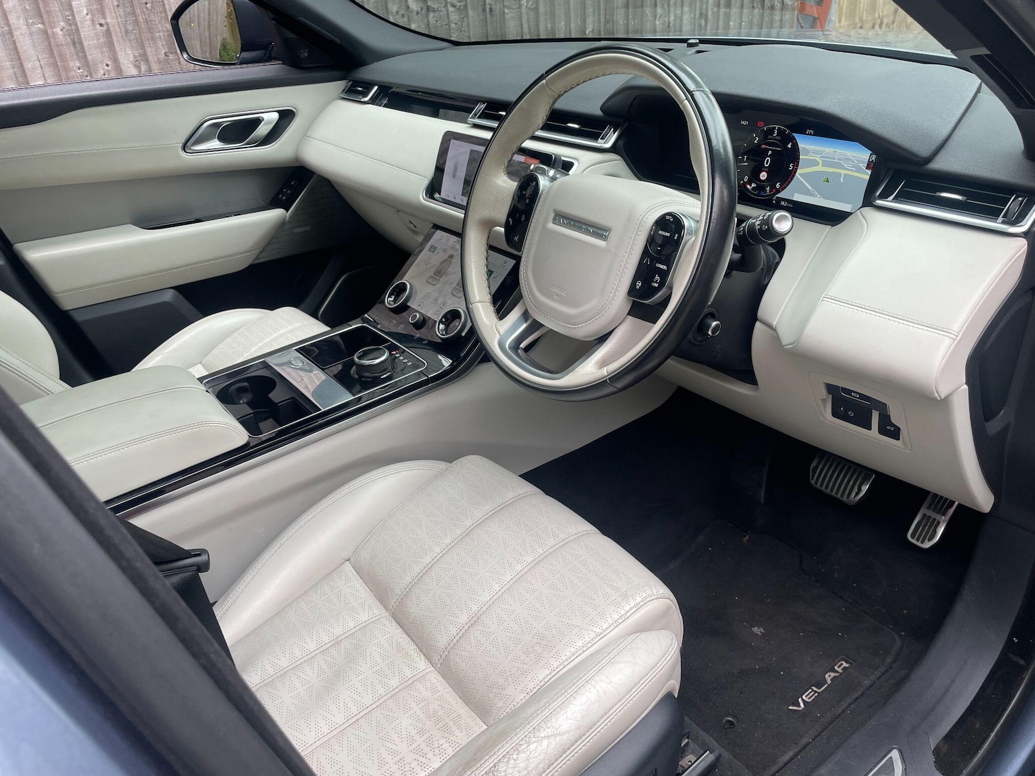 Used Land Rover Range Rover Velar 2018 for sale - 76989053: Photo 10