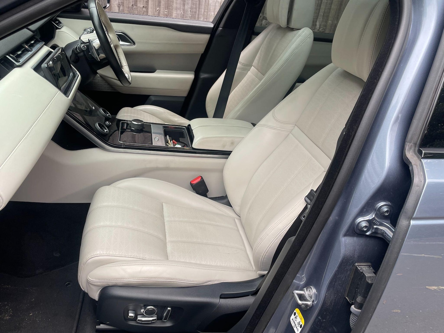 Used Land Rover Range Rover Velar 2018 for sale - 76989053: Photo 12